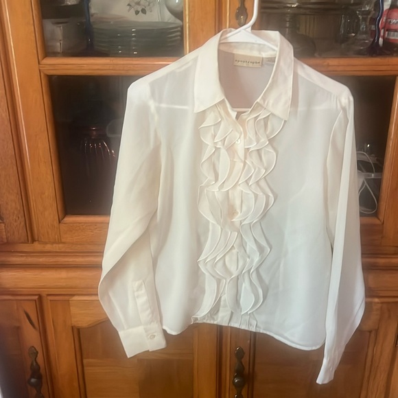 Apostrophe Tops - A junior blouse